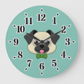 Niedlich Happy Mops Dog mit Papillon Große Wanduhr (Vorderseite)