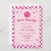 Niedlich Happy Smile Hot Pink Checkered Girl Gebur Einladung (Vorderseite)