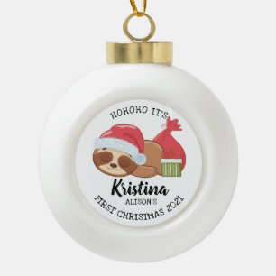 Niedlich Holiday Sloth Baby's First Christmas Keramik Kugel-Ornament