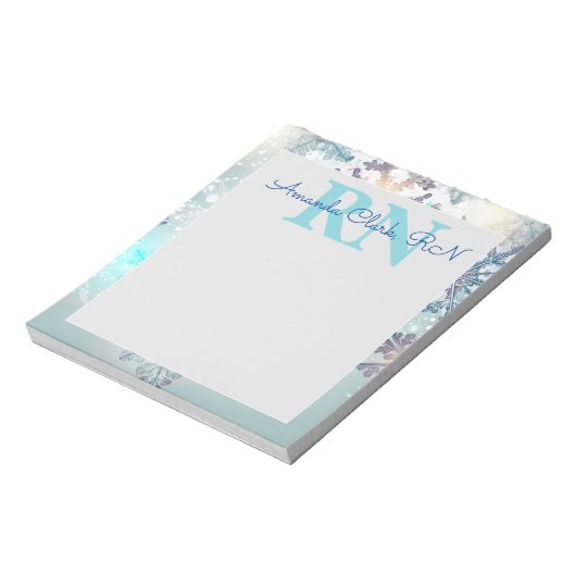 Niedlich Ice Blue Snowflake Personalisierter Name  Notizblock (Rotiert)
