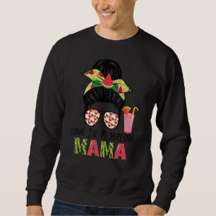 Niedlich in einem Melon Mama Messy Bun Watermelon  Sweatshirt