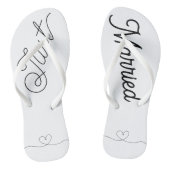 Niedlich Just Married Heart Black Script Badesandalen (Fußbett)