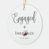 Niedlich Kariertes Verlobt Erstes Weihnachten Keramik Ornament (Links)