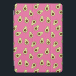 Niedlich Kawaii lächelnd Avocado Pattern iPad Pro Cover<br><div class="desc">Das gemusterte iPad Cover von Avocado zeichnet sich durch ein Allover-Muster aus,  das Avocados im Kaiji-Stil auf einem lebhaften rosa Hintergrund ausstrahlt. Ein niedliches Design,  das sich perfekt für Avocado-Liebhaber oder Kawaii-Fans eignet!</div>