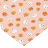 Niedlich Kawaii Pumpkin Faces Pattern Tischdecke (Schrägansicht)