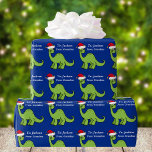 Niedlich Kids Christmas Dinosaurier Custom Geschenkpapier<br><div class="desc">Phantastisches blaues und grünes Dinosaurier Weihnachtspapier. Dieser Apatosaurus sieht sehr niedlich aus in einer Ferien roten Weihnachtsmannmütze mit einem kleinen Lächeln. Ich mag prähistorische Weihnachtstiere und Geschenke,  die Kinder Liebe. Passen Sie diese Geschenkpackung für Ihren kleinen Jungen an.</div>