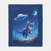 Niedlich Kitten Chased durch ein UFO Fleecedecke (Vorderseite)