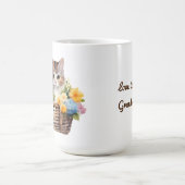 Niedlich Kitten im Korb der Blume Kaffeetasse (Mittel)