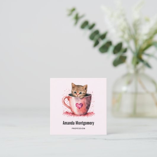 Niedlich Kitten in einem Teacup mit Herz Quadratische Visitenkarte (Stehend Vorderseite)