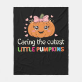 Niedlich Kümmern Für die Niedlichen Kürbiskins Kra Fleecedecke (Vorderseite)
