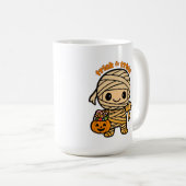 Niedlich lächelnd Mama Kid mit Kürbiscreme Kaffeetasse (VorderseiteRechts)