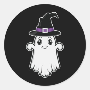 Niedlich lächelnder Geist, der ein Hexenhutenhuten Runder Aufkleber