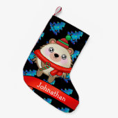 Niedlich Lächelnder Igel mit Weihnachtsmannmütze Kleiner Weihnachtsstrumpf (Vorderansicht (hängend))