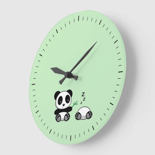Niedlich Little Pandas auf Green Große Wanduhr (Winkel)