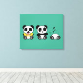 Niedlich Little Pandas auf Green Leinwanddruck (Insitu (Holzboden))