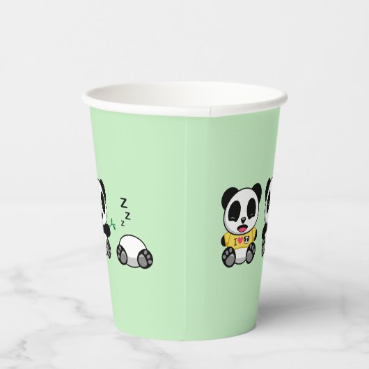 Niedlich Little Pandas auf Green Pappbecher (Rechts)