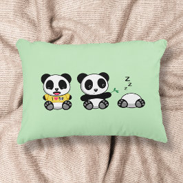 Niedlich Little Pandas auf Green Zierkissen