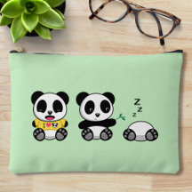 Niedlich Little Pandas auf Green