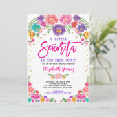Niedlich Little Senorita Fiesta Blume Kinderdusche Einladung (Stehend Vorderseite)