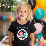 Niedlich Magical Mermaid Guest von Honor Birthday T-Shirt<br><div class="desc">Dieser magische Mermaid-Geburtstagsgeschenk-T - Shirt besticht durch eine niedliche kleine Meerjungfrau auf einem Muschel-,  Seestern- und Blasen-Rahmen. Personalisiert mit Ihrem Namen und Geburtstag. Ihr eigenes kleines Meerjungfrau wird von diesem bezaubernden T - Shirt begeistert sein! Matching Party Zubehör und Zubehör zur Verfügung.</div>
