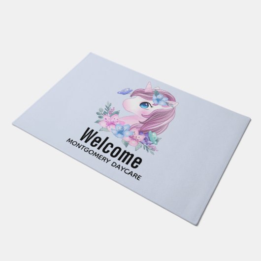 Niedlich & magisch Baby Unicorn in Wasserfarbe Fußmatte (Schrägansicht)