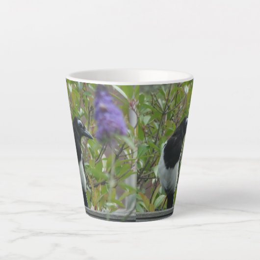Niedlich Magpie Latte Tasse (Vorderseite)