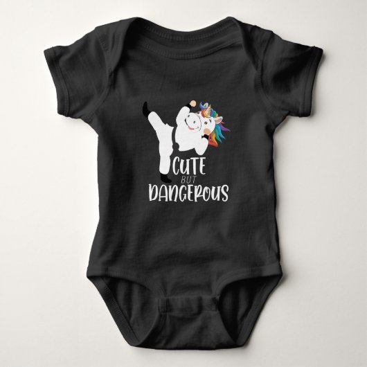 Niedlich Martial Arts Dangerous Unicorn Karate Baby Strampler (Vorderseite)