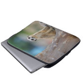 Niedlich Meerkat Sat on Tree Laptopschutzhülle (Vorne Knopf)