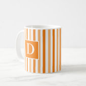 Niedlich Moderne Orange und Weiß Streifen Initial Kaffeetasse (Vorderseite Links)