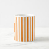Niedlich Moderne Orange und Weiß Streifen Initial Kaffeetasse (Mittel)