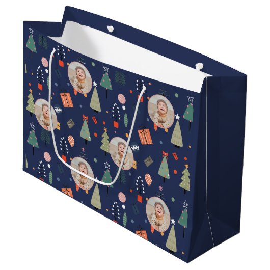 Niedlich Modernes Navy Funny Christmas Foto Große Geschenktüte (Vorderseite Schrägansicht)
