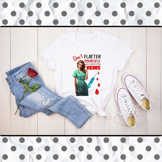 Niedlich Nostalgische Krankenschwester Pinup Flatt T-Shirt