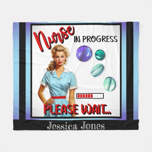 Niedlich Nostalgische Krankenschwester Pinup im Ga Fleecedecke (Vorderseite (Horizontal))