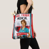 Niedlich Nostalgische Krankenschwester Pinup wird  Tasche (Von Nahem)