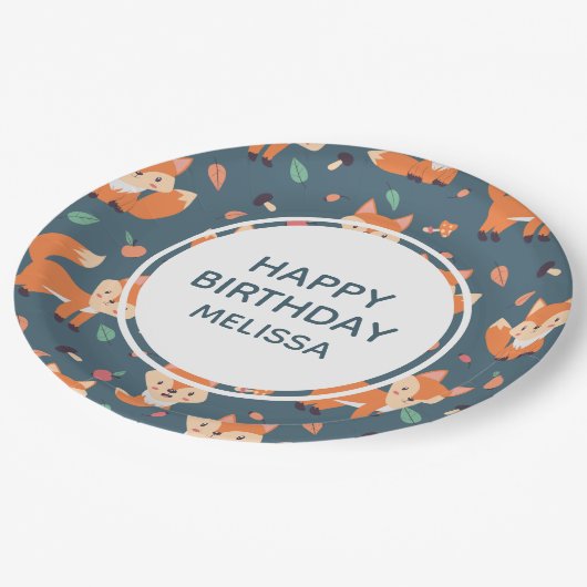 Niedlich Orange Fox Muster Happy Birthday Pappteller (Schrägansicht)
