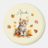 Niedlich Orange Tabby Kitten in Herbstlauben Magnet (Vorne)