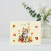 Niedlich Orange Tabby Kitten in Herbstlauben Postkarte (Stehend Vorderseite)