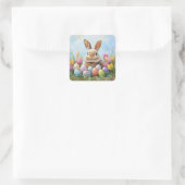 Niedlich Osterhase mit farbigen Eiern Quadratischer Aufkleber (Tasche)