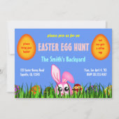 Niedlich Ostern Bunny & Egg im Gras Egg Hunt lädt  Einladung (Vorderseite)