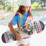 Niedlich Panda Checkered Modern Collage Individuel Skateboard<br><div class="desc">Niedliches Panda Checkered Modern Collage Individuelle Name Skateboard zeigt Ihren personalisierten Namen in der modernen Typografie mit einer Collage im Schnee spielen und gerippten karierten Papier. Personalisieren Sie diese, indem Sie den Text in dem dafür vorgesehenen Textfeld bearbeiten. Geben Sie Ihrem Lieblingskateboarder zu Weihnachten, Geburtstag oder Ihrer BESTE FREUNDIN ein...</div>