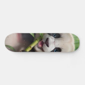 Niedlich Panda Eating Bamboo Skateboard (Horizontal)