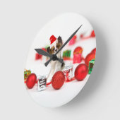 Niedlich Papillon Dog Weihnachtsmannmütze Runde Wanduhr (Winkel)