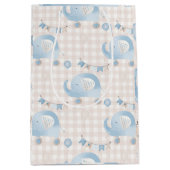 Niedlich Pastel Blue Ivory Kariert Elephant Boy Du Mittlere Geschenktüte (Vorderseite)