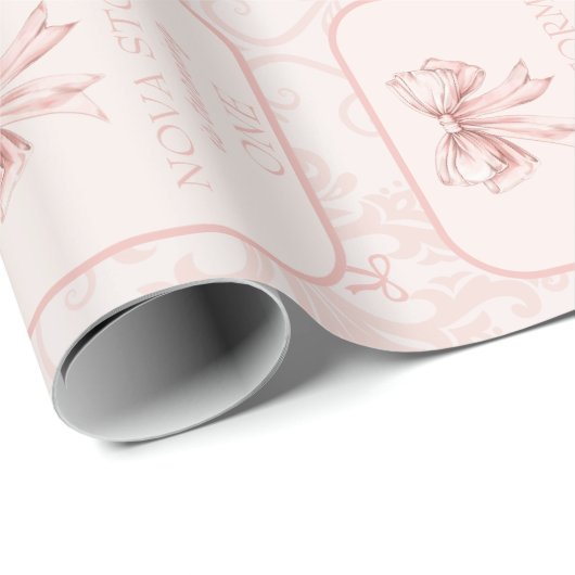 Niedlich Pink Bow Coquette Toile Personalisiert Ge Geschenkpapier (Rolleneckpunkt)