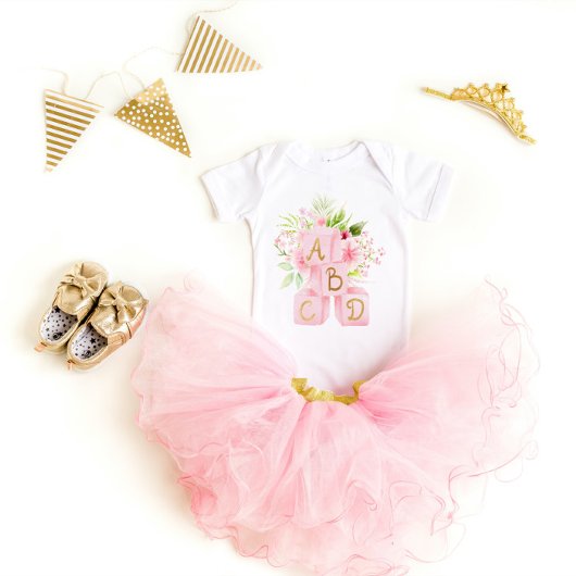 Niedlich Pink Floral Blocks Alphabet Baby Strampler