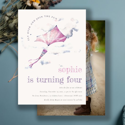 Niedlich Pink Flying Kite Sky Clouds Foto Geburtst Einladung