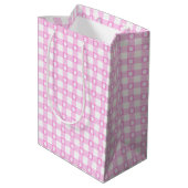 Niedlich Pink Gingham Paw Prints Gift Bag Mittlere Geschenktüte (Rückseite Schrägansicht)