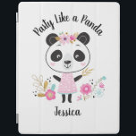 Niedlich Pink Panda Girly Personalisiert iPad Hülle<br><div class="desc">Ein niedlicher personalisierter Panda,  der auf den Pad-Fall in der Schule zurückgeht. Welches Mädchen Liebe nicht einen hübschen Panda mit Blume? Dieses niedliche Pad Cover ist eine perfekte Ergänzung zum Schulbedarf. Die Rückseite des Planers hatte ein goldfarbenes und weißes Polka-Punktmuster. Entworfen für Sie von BlackBerry Boulevard.</div>