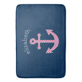 Niedlich Pink Polka Dot Anchor mit Individuelle Na Badematte (Vorderseite Vertikal)