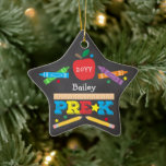 Niedlich Pre-K Preschool Crayons Chalkboard Foto S Keramik Ornament<br><div class="desc">Das Prä-K-Foto-Ornament-Design umfasst einen Apfel, einen Herrscher, Stifte, Stifte und kühnen, bunten lustigen Typografie! Klicken Sie auf die Schaltfläche Anpassen für weitere Optionen zur Änderung des Textes! Variationen dieses Designs, zusätzliche Farben sowie koordinierende Produkte sind in unserem Shop, zazzle.com/store/doodlelulu verfügbar. Kontaktieren Sie uns, wenn Sie dieses Design für ein bestimmtes...</div>